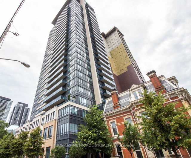 2501 - 28 Linden Street