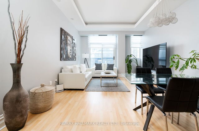 502 - 8 Wellesley Street