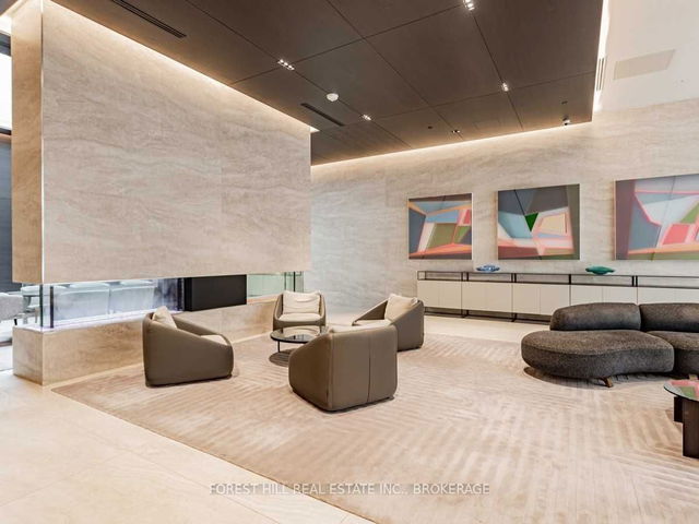 5801 - 2221 Yonge Street