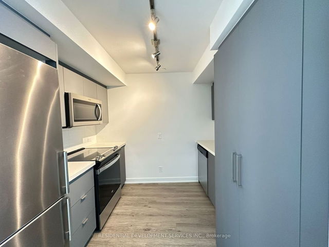 1106 - 30 Tretti Way