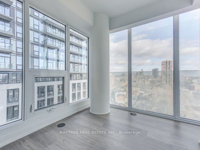 3203 - 181 Dundas Street