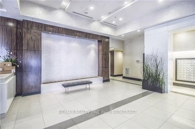 2915 - 19 Grand Trunk Cres, Toronto, M5J 3A4 | Image 2