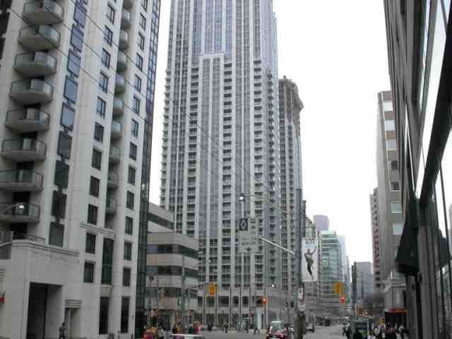 1702 - 763 Bay Street