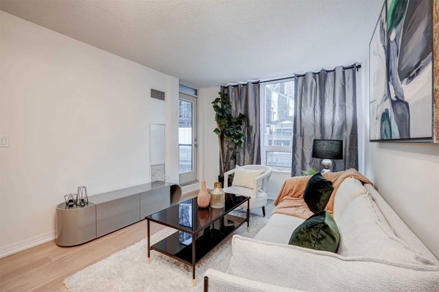 504 - 16 Yonge Street