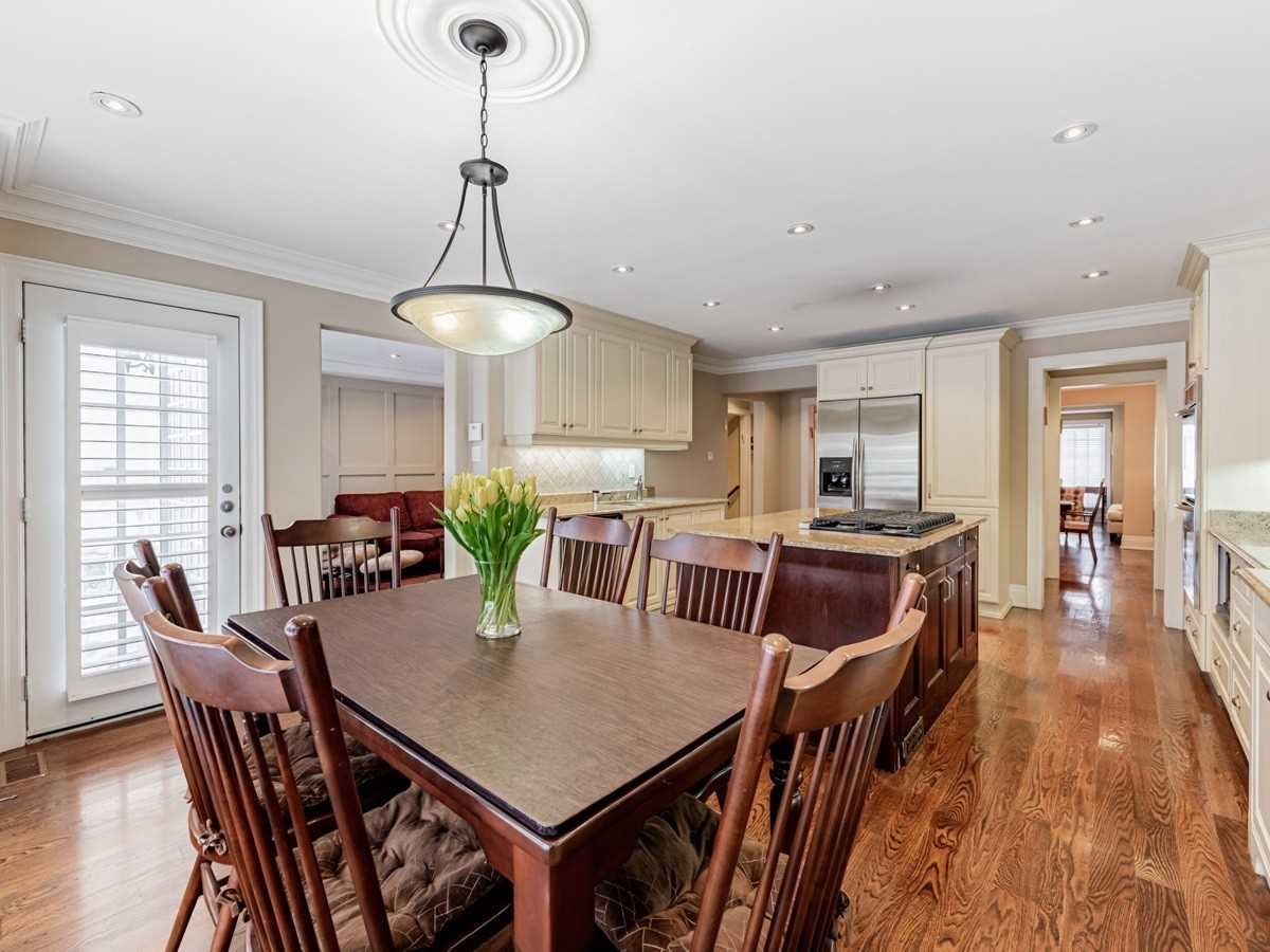 Listing Image 10