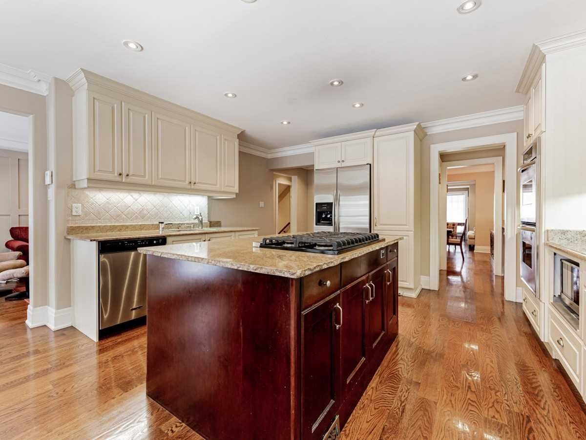 Listing Image 11