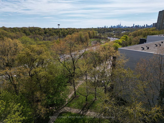 403 - 100 Leeward Glenway