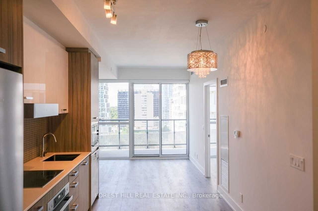 1005 - 11 Lillian Street