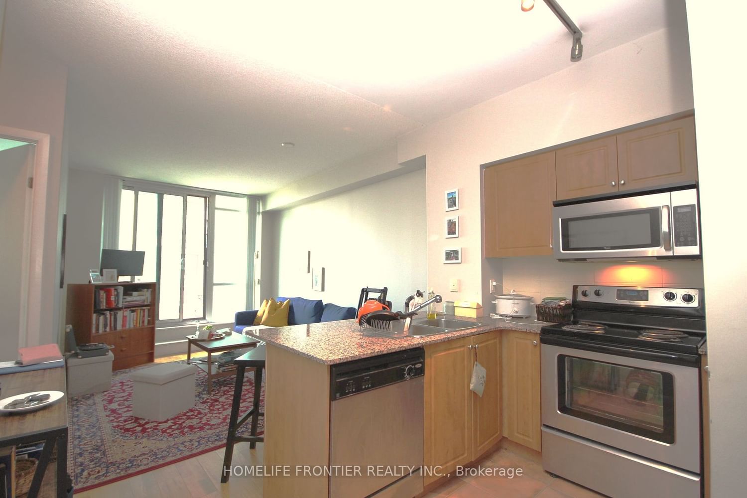 Listing Image 3