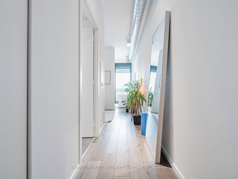 610 - 21 Lawren Harris Sq, Toronto, M5A 1H7 | Image 2