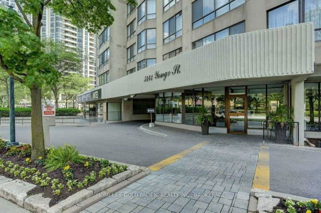 1702 - 5444 Yonge Street