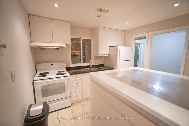 Upper - 35 Longboat Ave, Toronto, M5A 4C9 | Image 3