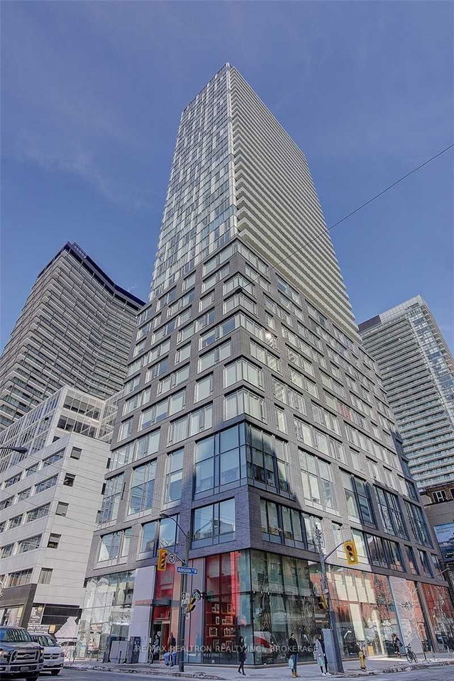 3003 - 101 Peter Street
