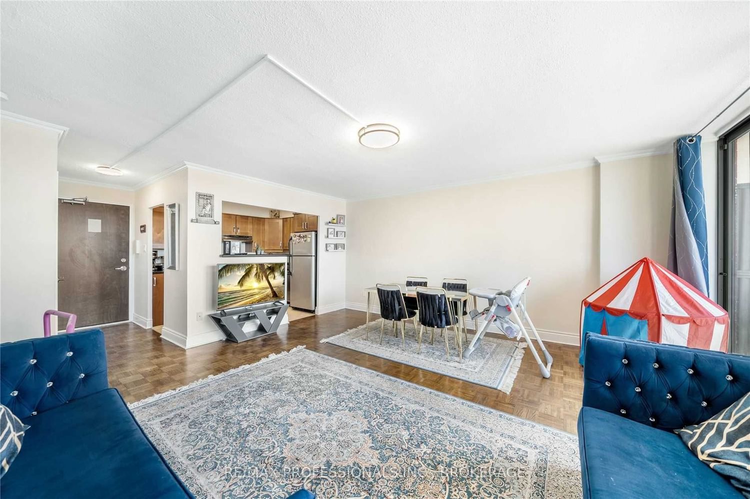 Listing Image 16