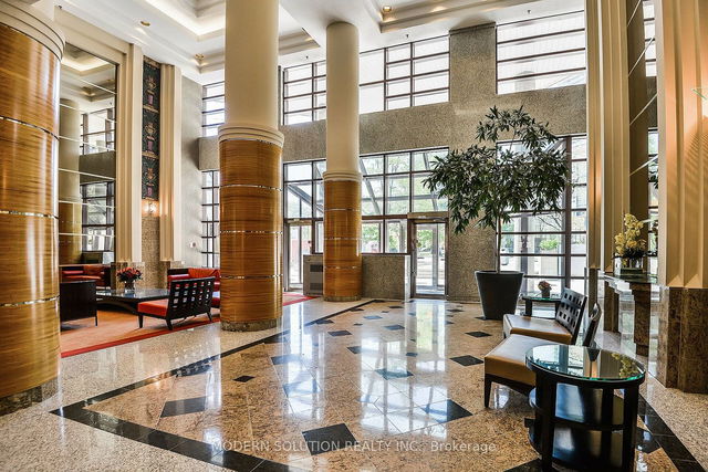 307 - 1001 Bay Street