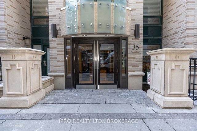 1112 - 35 Hayden Street
