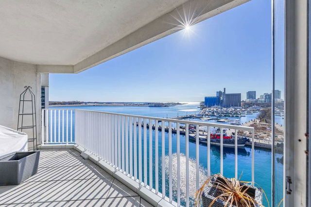 604 - 401 Queens Quay