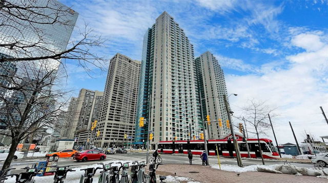 1413 - 55 Harbour Square