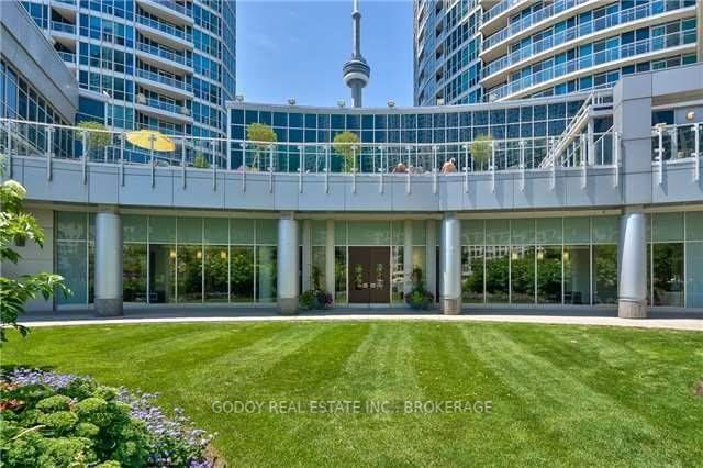 3511 - 208 Queens Quay