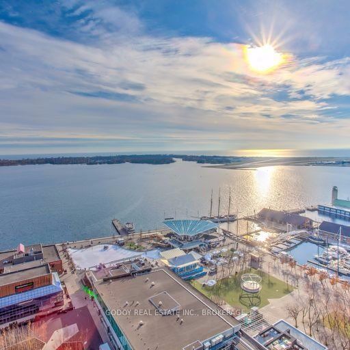 3511 - 208 Queens Quay