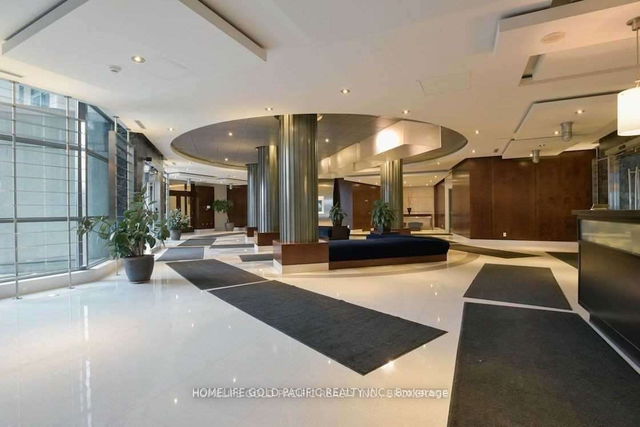 515 - 410 Queens Quay