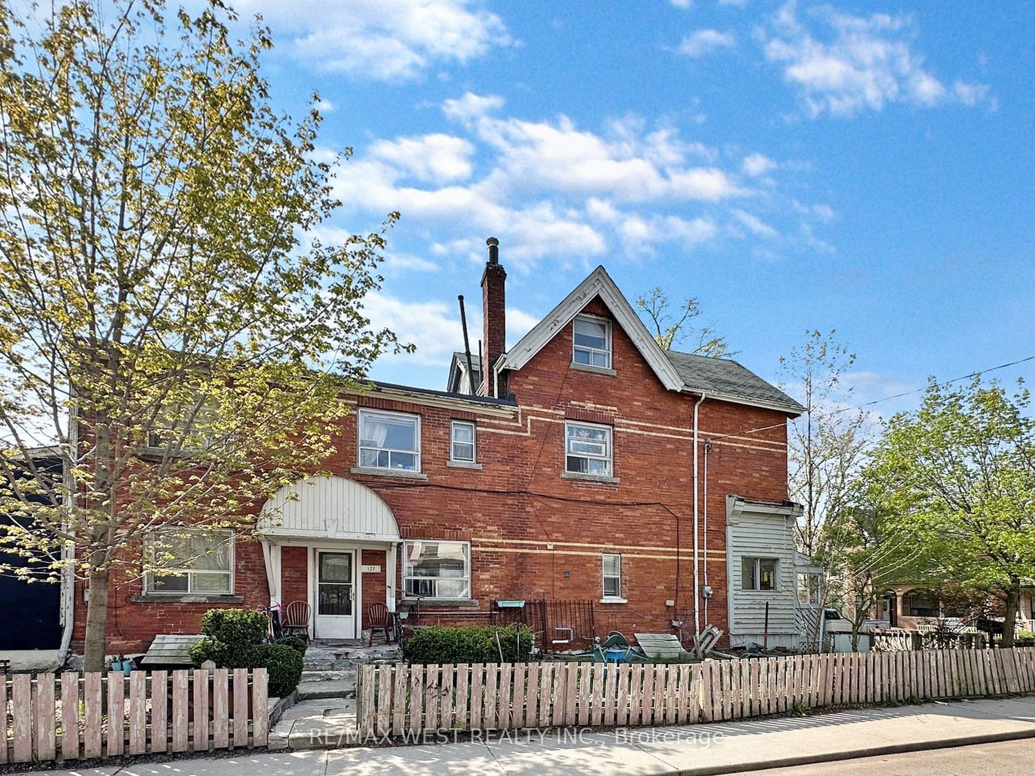 Listing Image 3