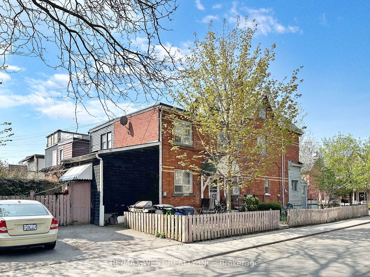 Listing Image 5