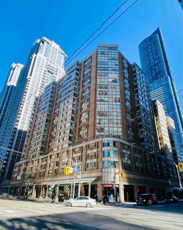 1919 - 711 Bay Street