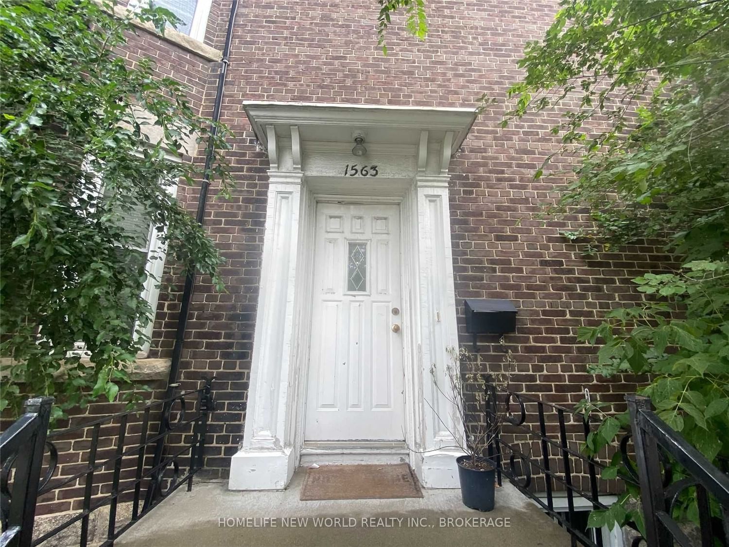 Semi-Detached House sold at 1563 Bathurst Street, Toronto, Forest Hill South, M5P 3H8 - MLS: C5966443