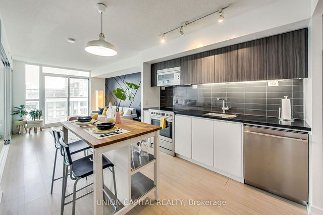 1011 - 85 Queens Wharf Road