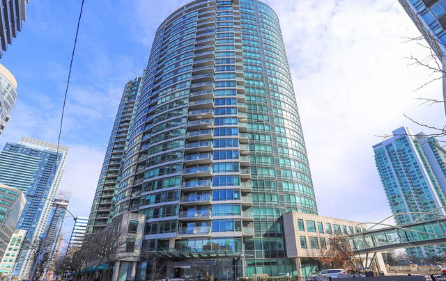 1001 - 373 Front Street