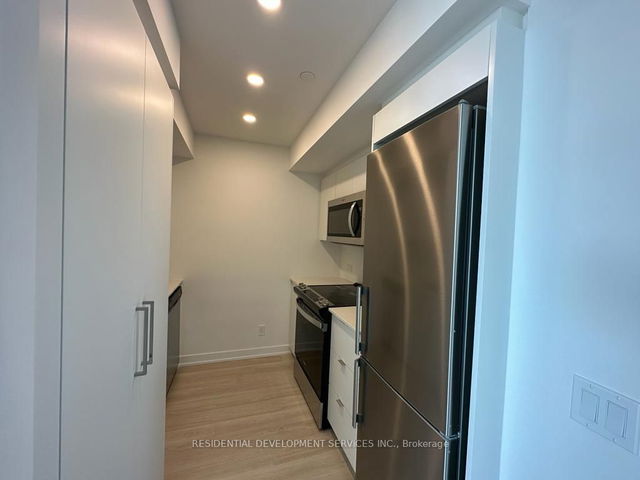 807 - 30 Tretti Way
