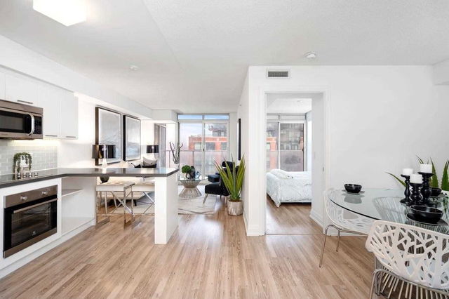 E904 - 555 Wilson Avenue