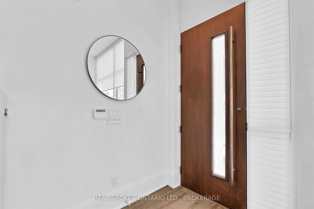 Th08 - 101 Erskine Avenue