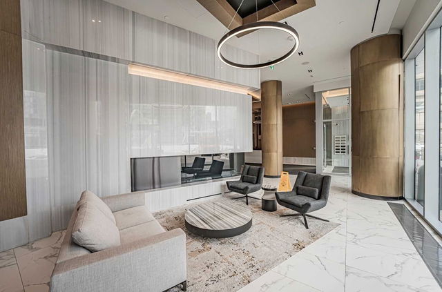 221 - 15 Queens Quay