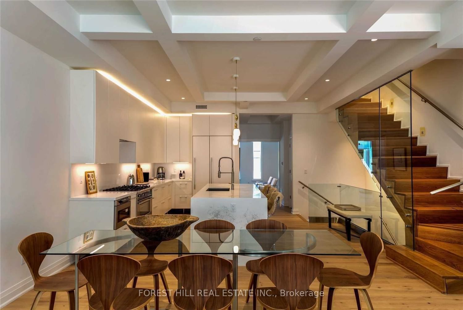 Townhouse sold at 25D Lascelles Boulevard, Toronto, Yonge-St. Clair, M4V 0B3 - MLS: C5968768
