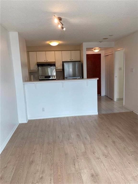 909 - 10 Yonge Street