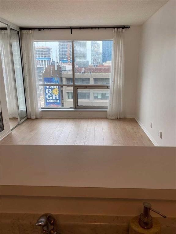 909 - 10 Yonge Street