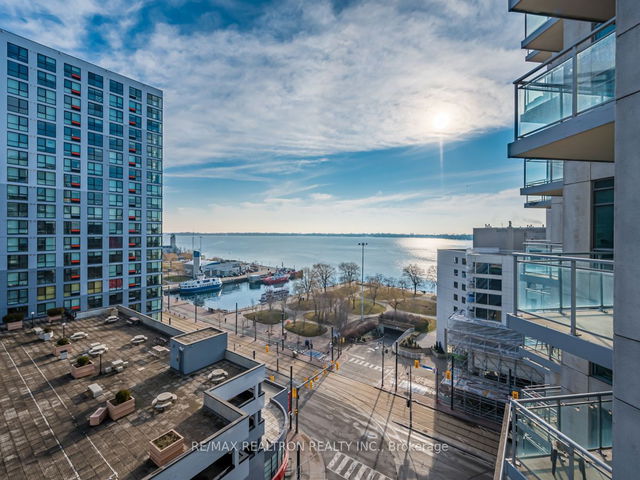 1011 - 410 Queens Quay N/A