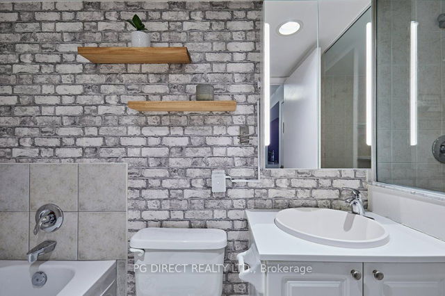 1407 - 410 Queens Quay