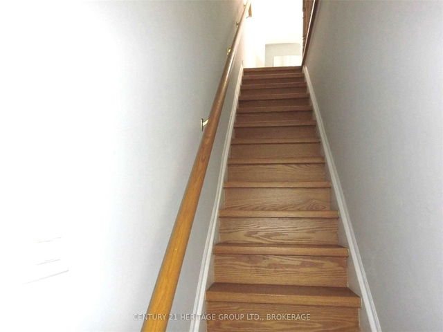 2F - 105 Lindsey Avenue