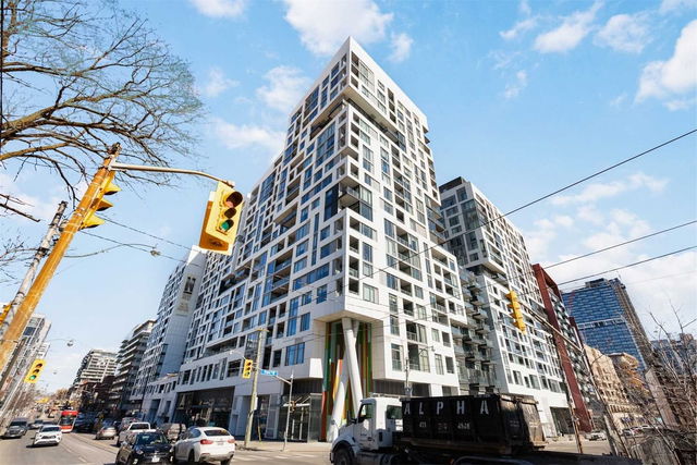 914 - 27 Bathurst Street