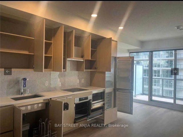 1001 - 85 Mcmahon Drive