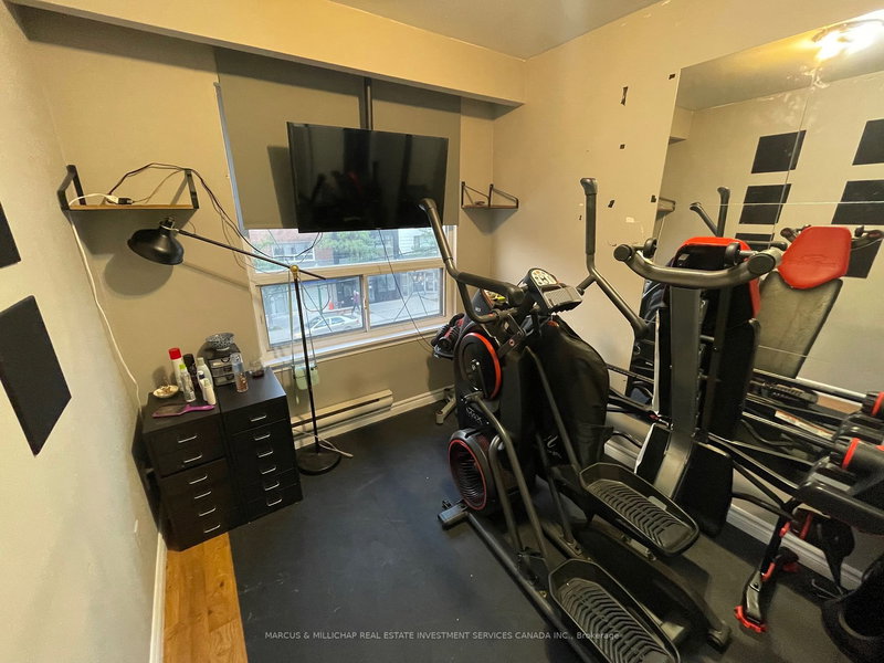 963 Eglinton Ave W, Toronto, M6C 2C4 | Image 2