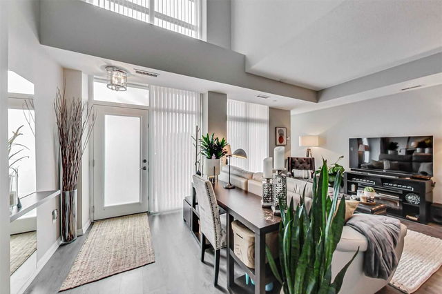 Th19 - 6 Pirandello Street