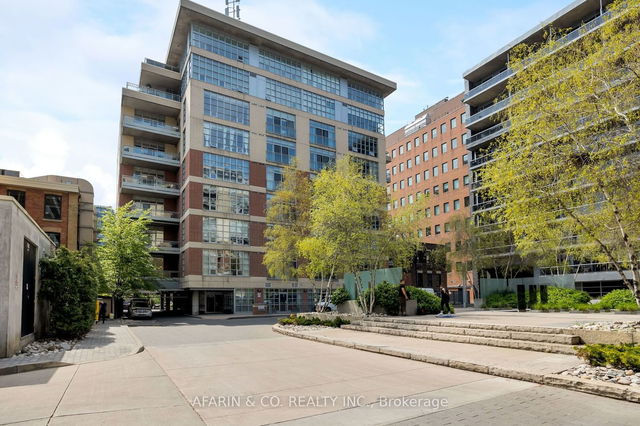 102 - 19 Brant Street