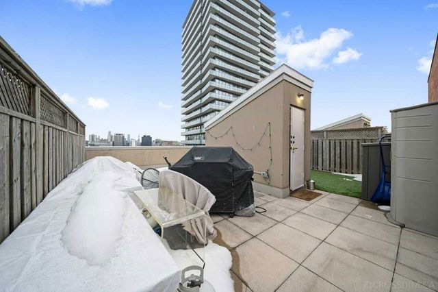 1102 - 18 Merton Street