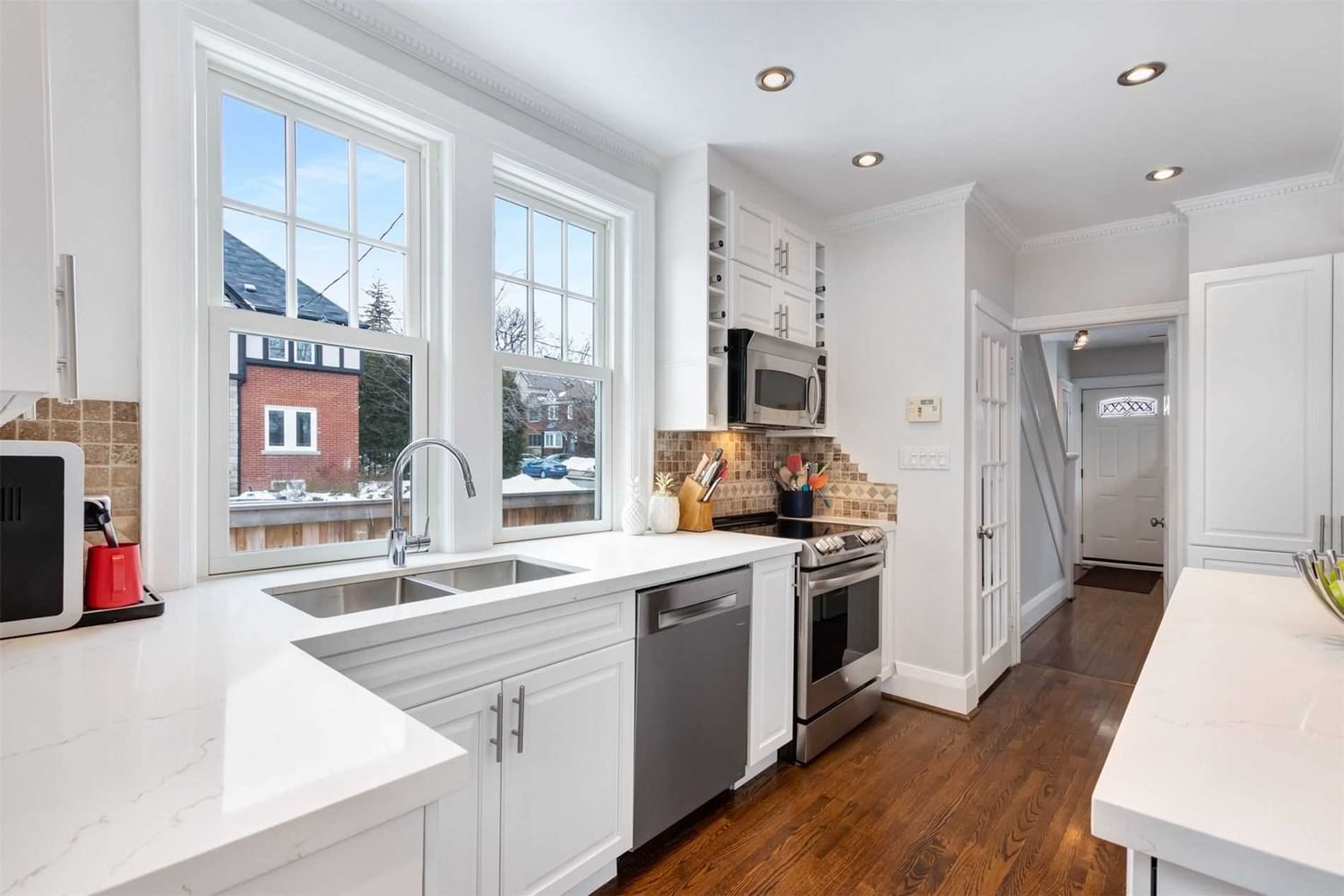 Listing Image 10