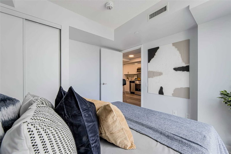 1102 - 38 Monte Kwinter Crt, Toronto, M3H 0E2 | Image 3