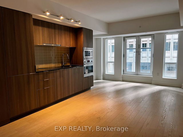 325 - 955 Bay Street